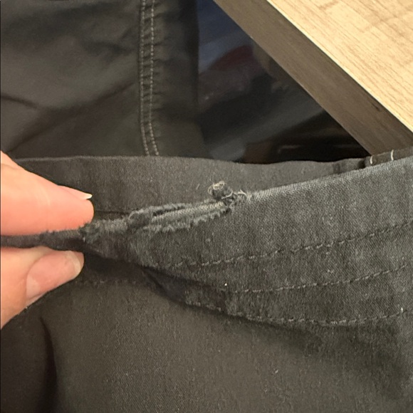 Kuhl - Black Cargo Pants - Size 4 Reg - Picture 4 of 4